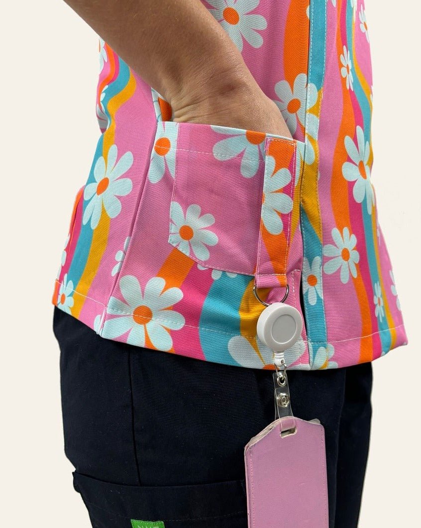 Malibugroove scrub top